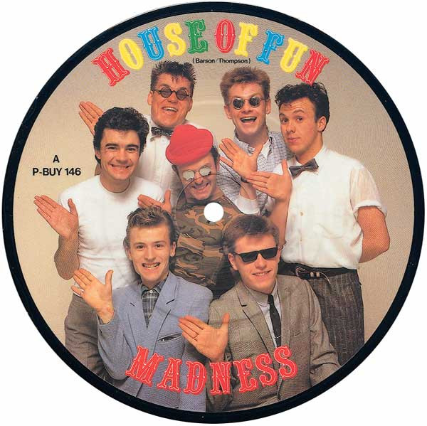 On the 22nd of May. 1982, @MadnessNews had their one and only #1 hit with 'House of Fun,' a week after its release, and spent 9 weeks in the charts. @MadnessComplete @madhouseoffun @MadChatOfficial @MadDaily2 @StatesideMDNSS