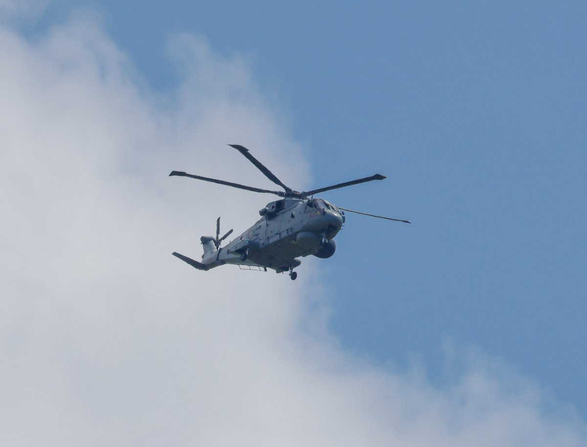 Another glorious day in Cornwall with @Juz_Wuz Circular walk from Penrose Hill down to Porthleven via The Loe. Only the occasional noise of a Merlin to disturb the peace.