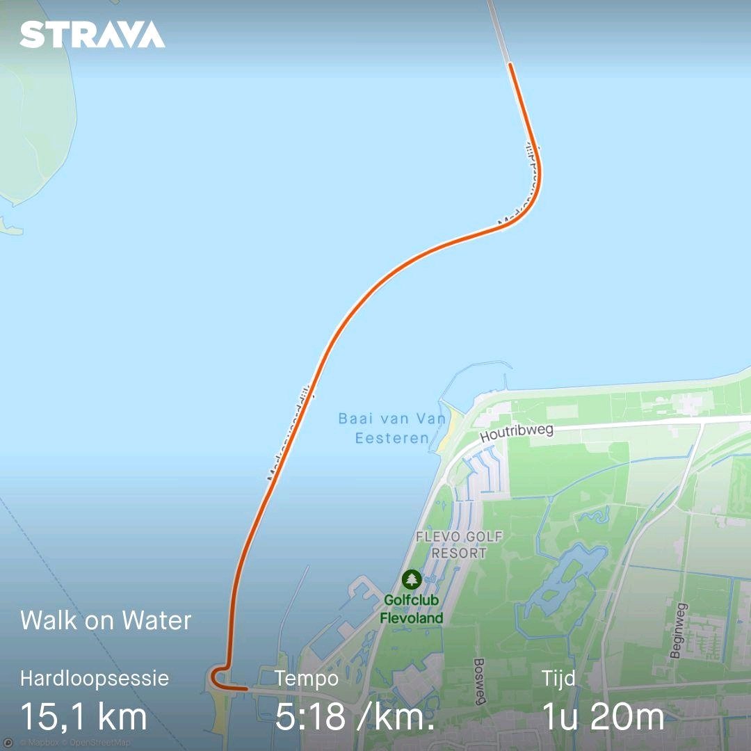 Kom niet zo vaak hier dus de vrachtwagen maar geparkeerd, @loopmaatjes aan en 7,5km heen en terug over de dijk Lelystad-Enkhuizen. Zon, regen, wind en vliegjes in mijn bek. Nu op naar Lambertszwaag, douchen en eten. #truckerslife #Strava: strava.app.link/Nzny9nSiOJb