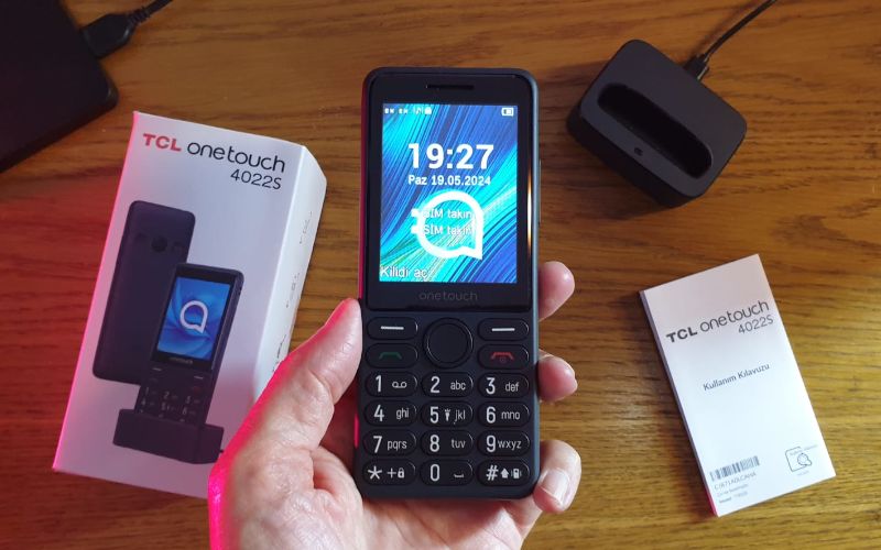 Z Kuşağı’nın yeni oyuncağı | TCL onetouch 4022S tuşlu telefon technologic.com.tr/z-kusaginin-ye… #TCL #tuşlutelefon #cep