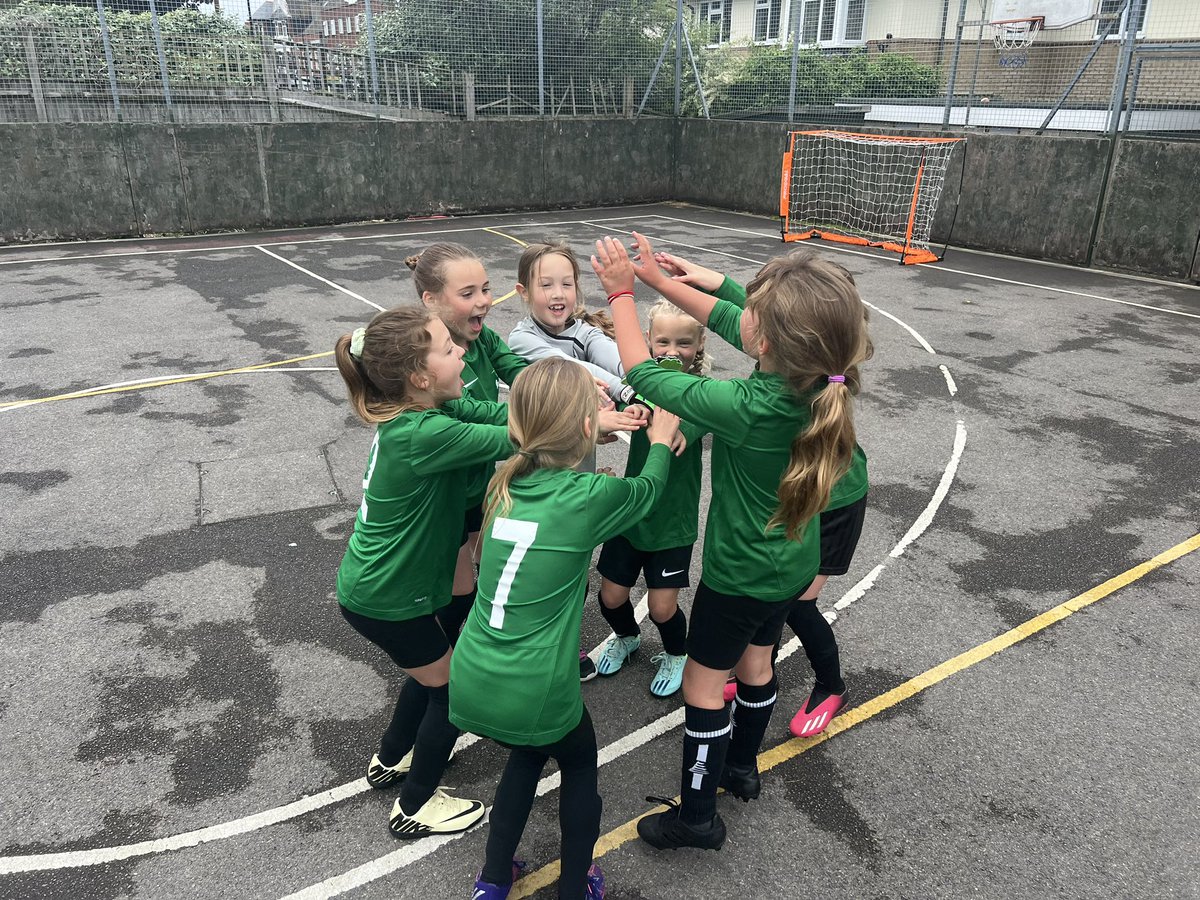 It was a fantastic opportunity for our Year 3 girls football team to play the @LEOsports7 football finals this afternoon. After some thrilling matches our girls finished 🥈 overall! Well done to everyone that took part and thank you to @CCJacademy for hosting.