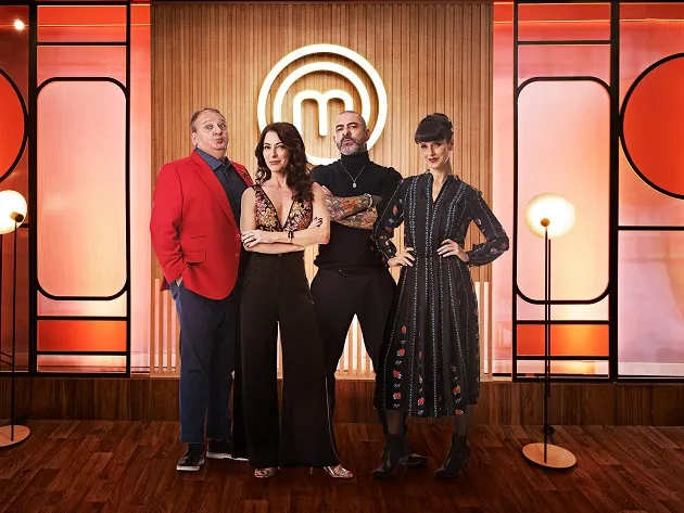 centralreality's tweet photo. 🚨VEM AÍ! #MasterChefBR estreará na próxima terça-feira (28) com 13 patrocinadores e um prêmio histórico de R$ 350 mil. A edição é comemorativa de 10 anos.

Celebridades irão aparecer durante os episódios, como Blogueirinha, Nicole Bahls, Lucas Rangel, Álvaro, Pequena Lo, Carlinhos Maia, Gkay, entre outros.