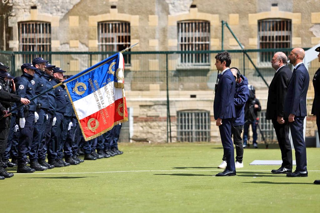 Hommage aux 🙏🏽 ⚰️ Brigadier Arnaud Garcia, ⚰️Capitaine Fabrice Moello. À Caen en présence de Brigitte Macron, la nation s’incline en Normandie 'la Patrie reconnaissante' 🇫🇷🇪🇺