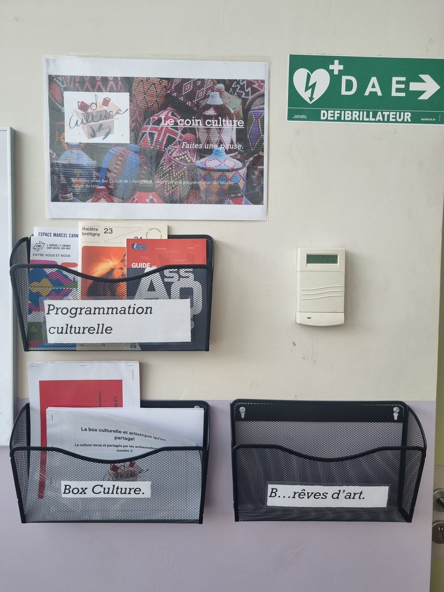 MathildeJoncart's tweet image. Voici le coin culture du @ClgSgdb 
Merci aux ambassadeurs cultures et à notre dynamique coordonnatrice