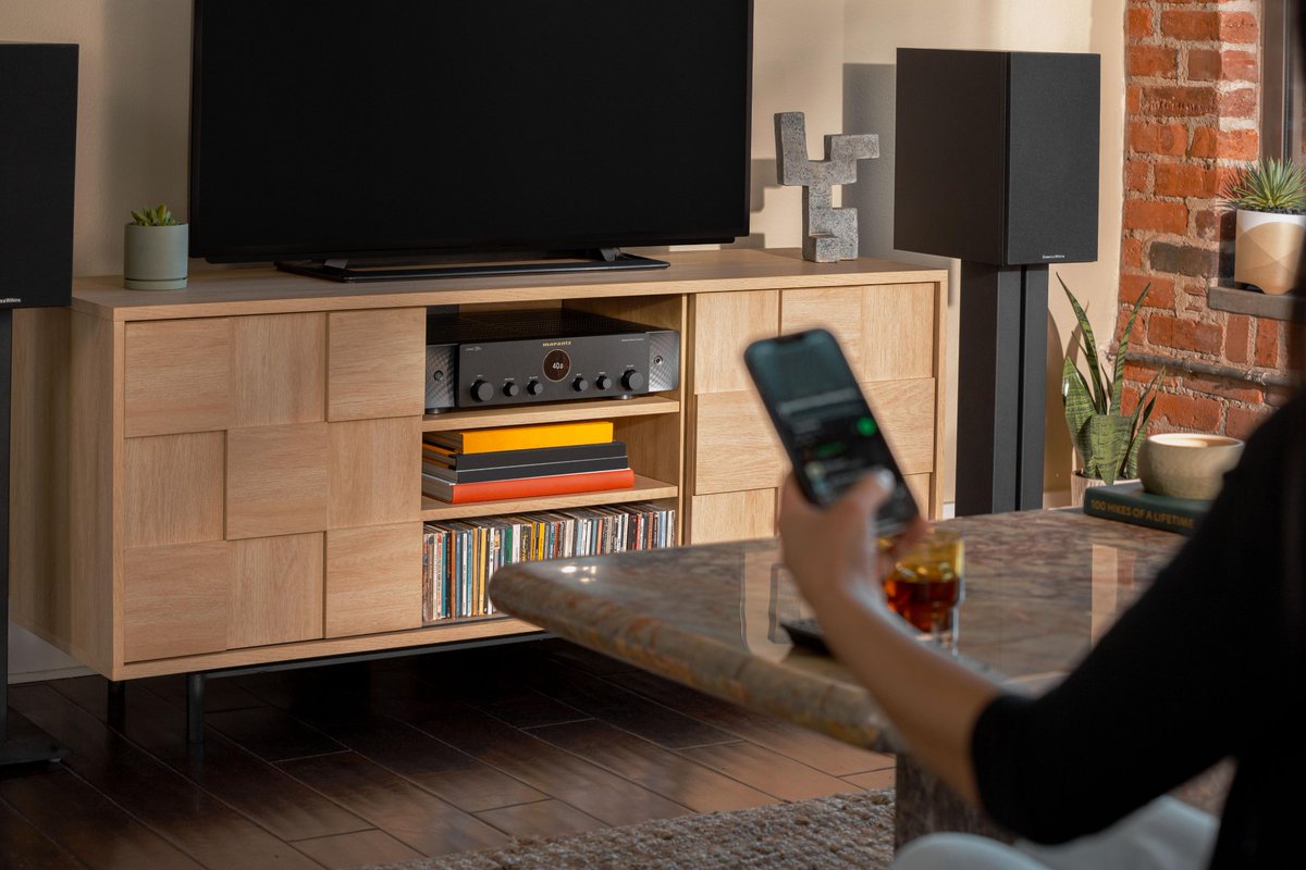 Your whole home in one place. HEOS-enabled devices like STEREO 70s allow you to control multiple rooms, all with the HEOS app. Use your network-enabled devices to access high-res music streaming and discover a whole new way to love your favorites. More: bit.ly/3WUddi8