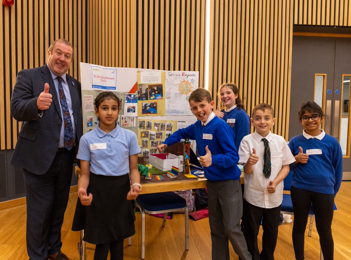 Higher and Further Education Minister @GraemeDeyMSP attended @YESC_Scotland’s STEM event in Edinburgh. More than 140 young people and teachers showcased innovation and learning from their early engagement with science, technology, engineering and mathematics