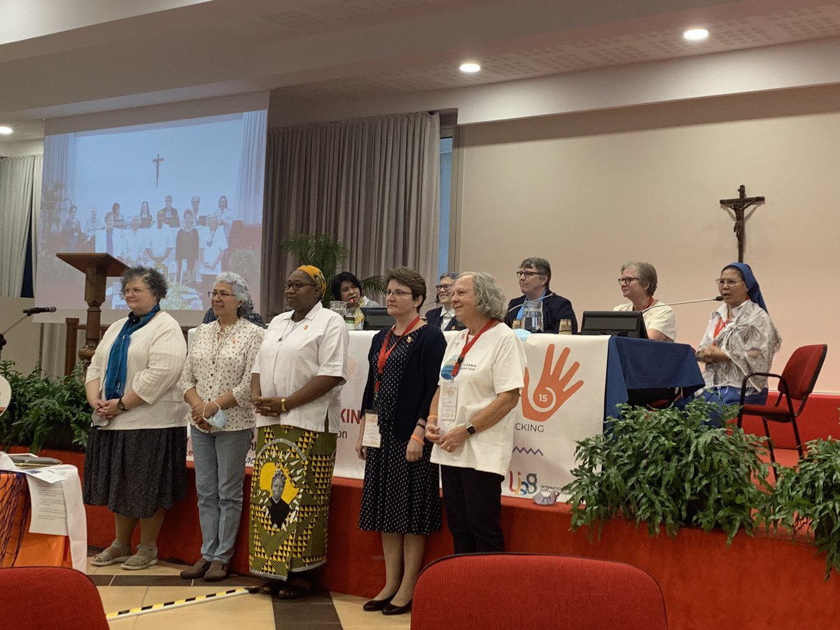 In Sacrofano with @UKMSlaveryEnvoy to show our support at the 15th anniversary assembly of @TalithaKumRome. Around 150 sisters from 71 countries present. All contributing their tremendous energy, care and compassion to ending #humantrafficking & #modernslavery 👏
