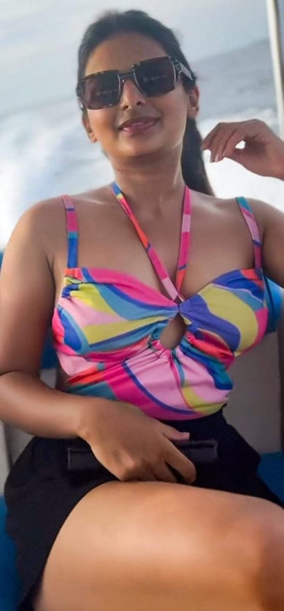 Esther 🥵👙