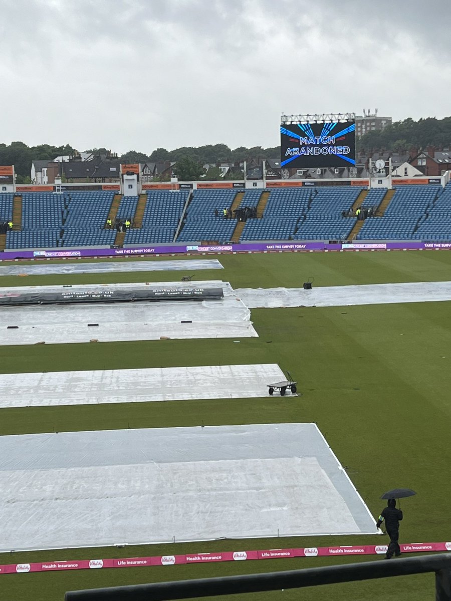 ads1085's tweet photo. @englandcricket no shit! Could have told you this yesterday! Good you make all fans travel to stadium before announcing. https://t.co/JbYxlqgI8a