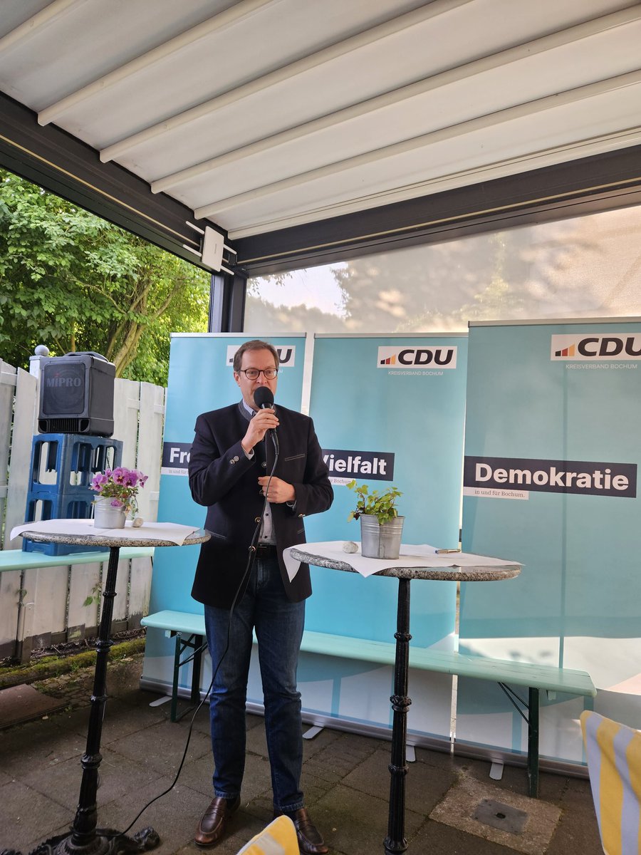 Der Generalsekretär der @CSU zu Gast in Bochum. Vielen Dank für deine Unterstützung lieber @MartinHuberCSU ! #europawahl #cdu