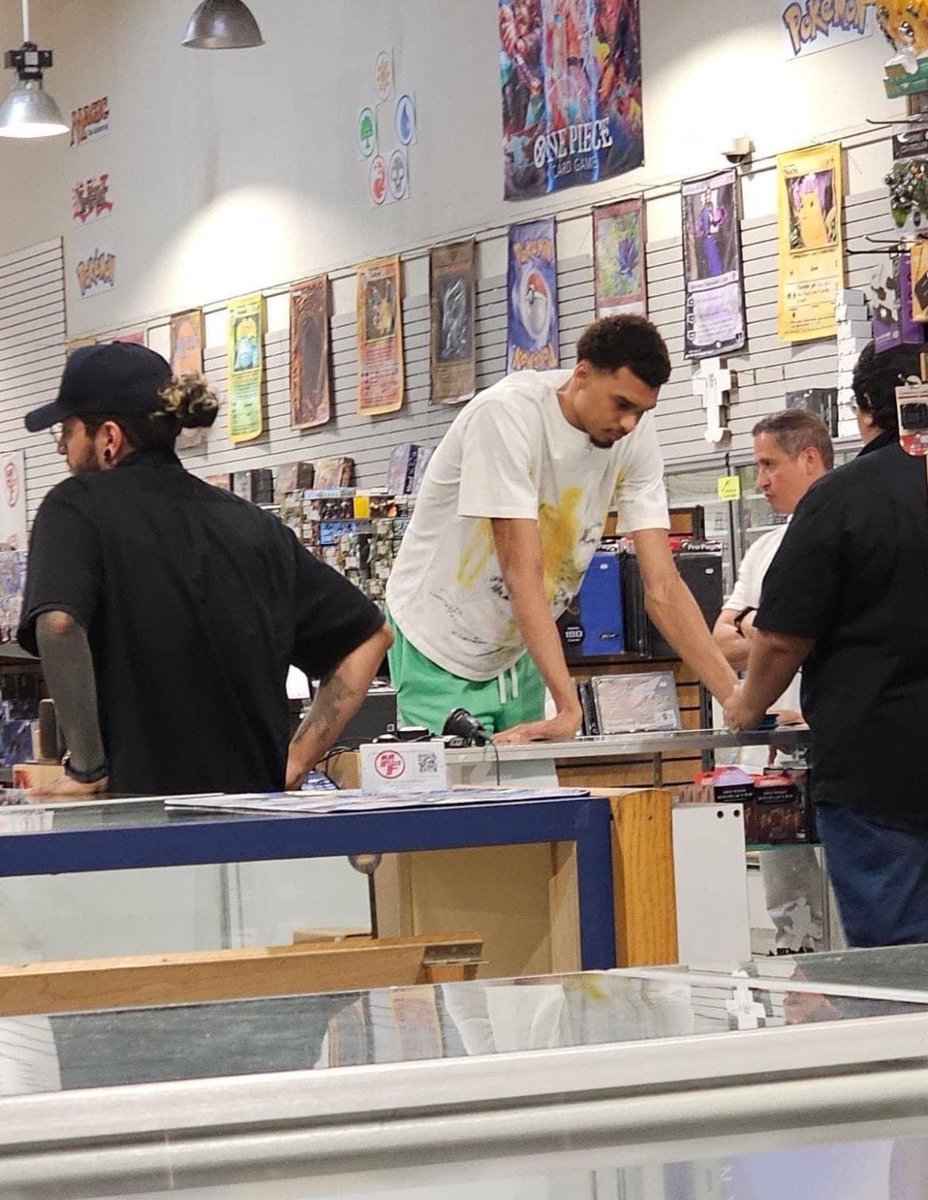 Victor Wembanyama was recently spotted at a local San Antonio Hobby Shop looking for his rookie cards 👀#TheHobby #NBA
