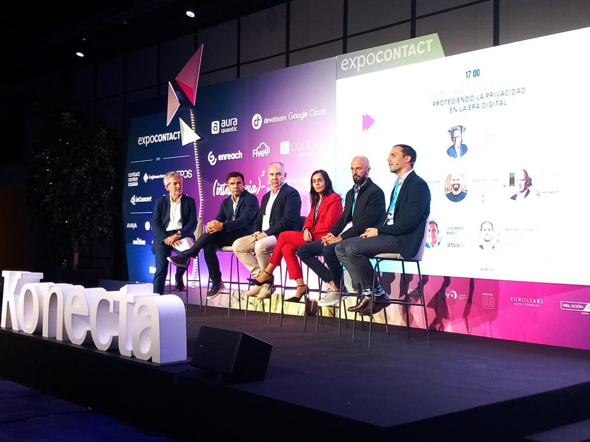 enreach_es's tweet photo. 📣 Estamos encantados de haber podido asistir a @expocontact. Ver tantas caras conocidas, conectar con grandes profesionales del sector, presentar nuestras soluciones all-in-one... ¡Qué evento tan emocionante 💜! https://t.co/WPj450JeLz