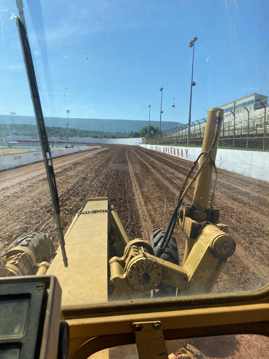 razorsteve11's tweet image. We are going to take sprint car racing to the Highest Limit this weekend!  The Weikert Memorial!