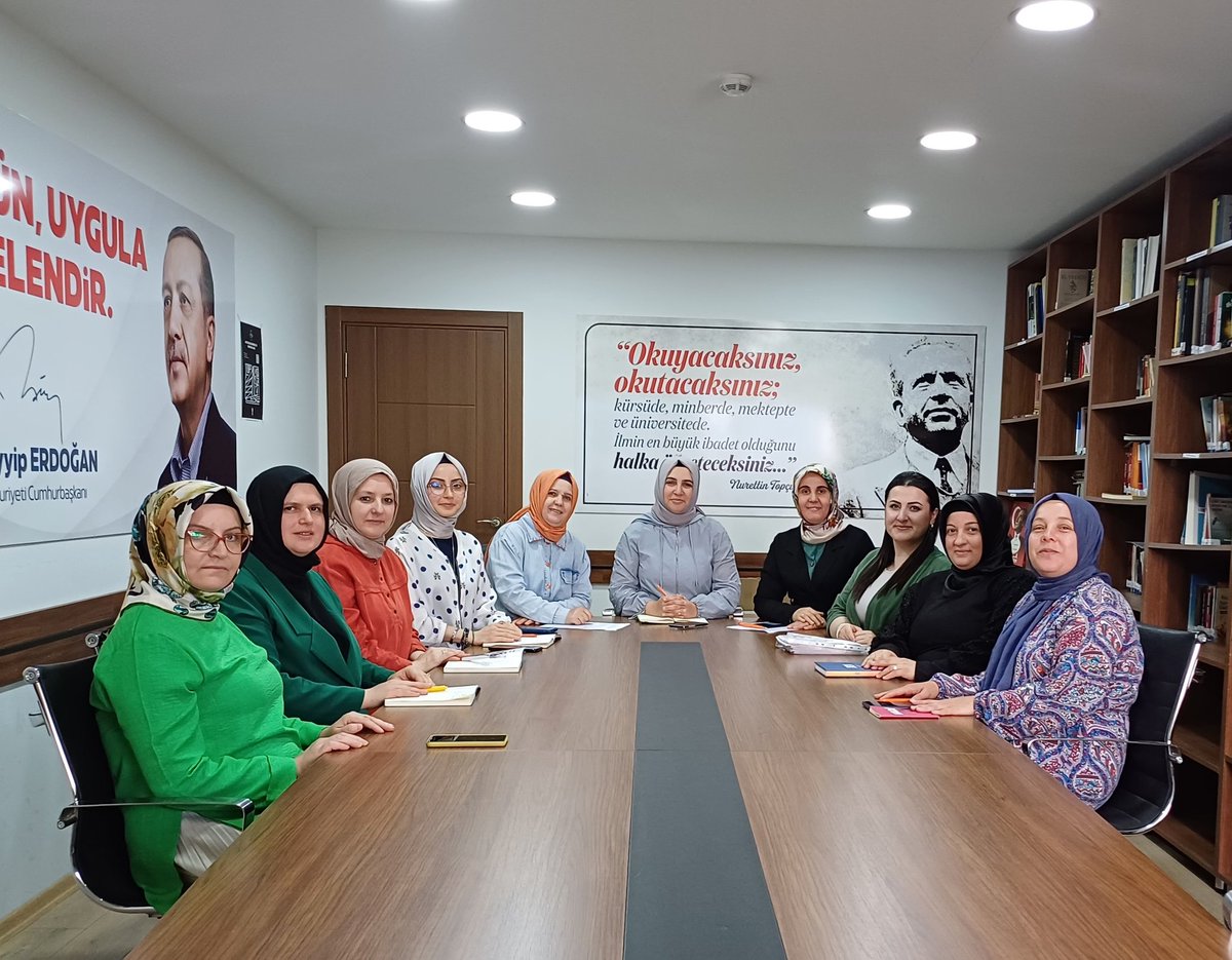 Başkanımız @AyvalVasfiye 'nın başkanlığında, Yürütme Kurulu toplantısı gerçekleştirildi.