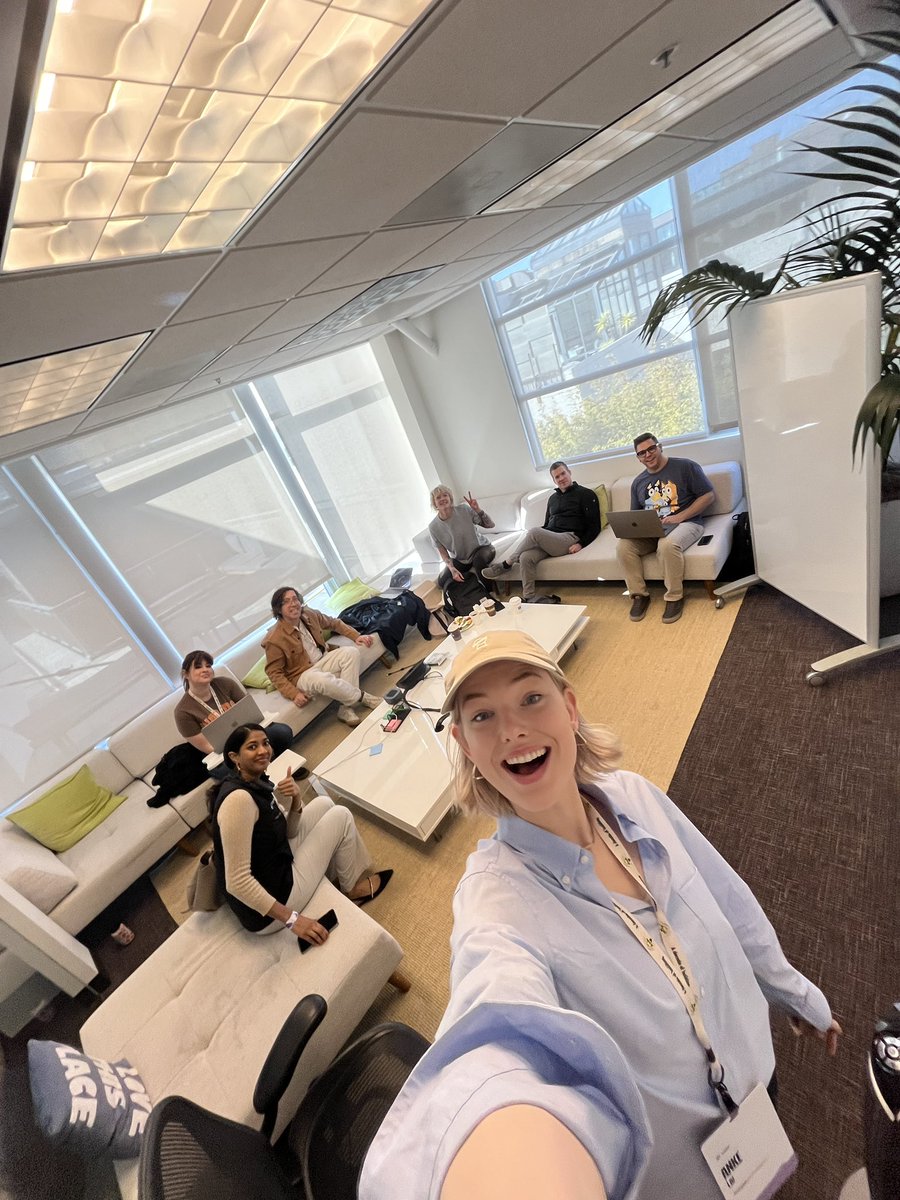 anke_g_liu's tweet image. The entire team is watching the #StellarCommunityFund project pitches led by @gwd2000 🔥—are you? Join us on Discord: discord.gg/stellardev