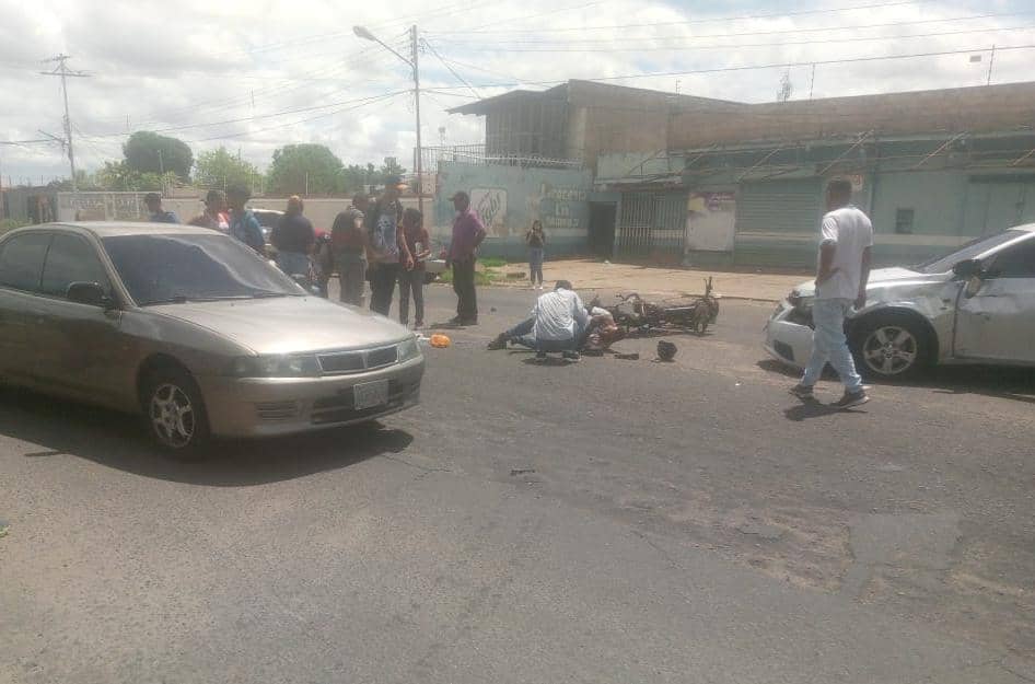 #PulsoRegional #Bolivar #22Mayo #Sucesos Reportan accidente de tránsito en la avenida Andrés Eloy Blanco de Ciudad Bolívar, municipio Angostura del Orinoco. Noticia en desarrollo. Vía: @KarlaAvilaCom Fuente: #GASEC