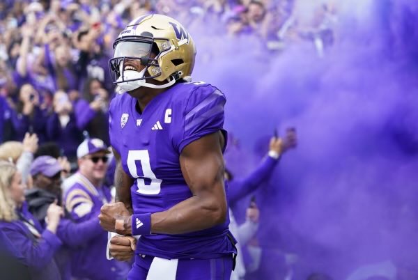 blessed to receive an offer from the University of Washington #purplereign☔️ ⁦@RivalsFriedman⁩ ⁦@JonathanWholley⁩ ⁦@SupremeAthlete_⁩ ⁦@CoachMarkCT⁩