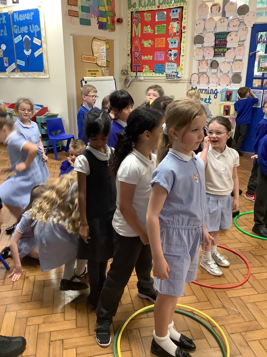 MPPS_Wirral's tweet photo. Year 2 have had en exciting afternoon doing PE with activity for all! They have been practicing their sports day activities. #MPPSPE https://t.co/rUBuSBa2qq