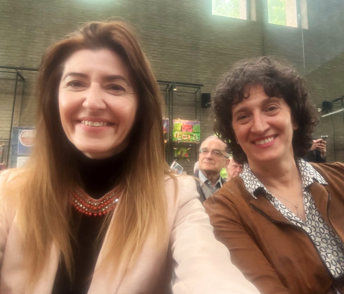 L’ #EmiliaRomagna si vive, si viaggia, si abita con passione | Oggi a presentazione libro “Fra la gente” dell’assessore regionale #Turismo e Infrastrutture <a href="/AcorsiniAndrea/">Andrea Corsini</a> intervistato da giornalista <a href="/gazzettaparma/">Gazzetta di Parma</a> Mara Pedrabissi con sindaco <a href="/MicheleGuerraPR/">Michele Guerra</a> e Ass. <a href="/larrywashjet/">lorenzo lavagetto</a>