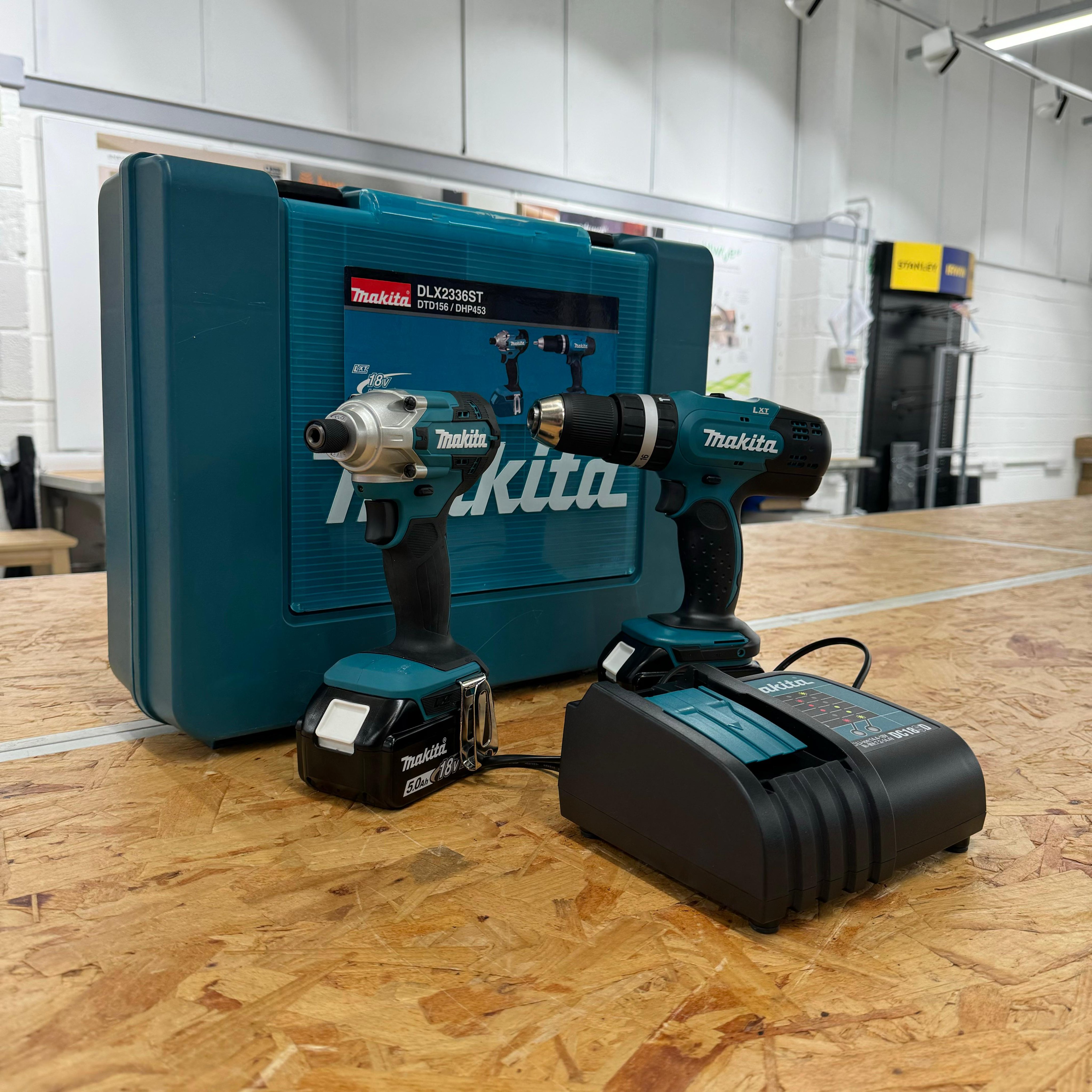 Screwfix makita combi drill set hotsell