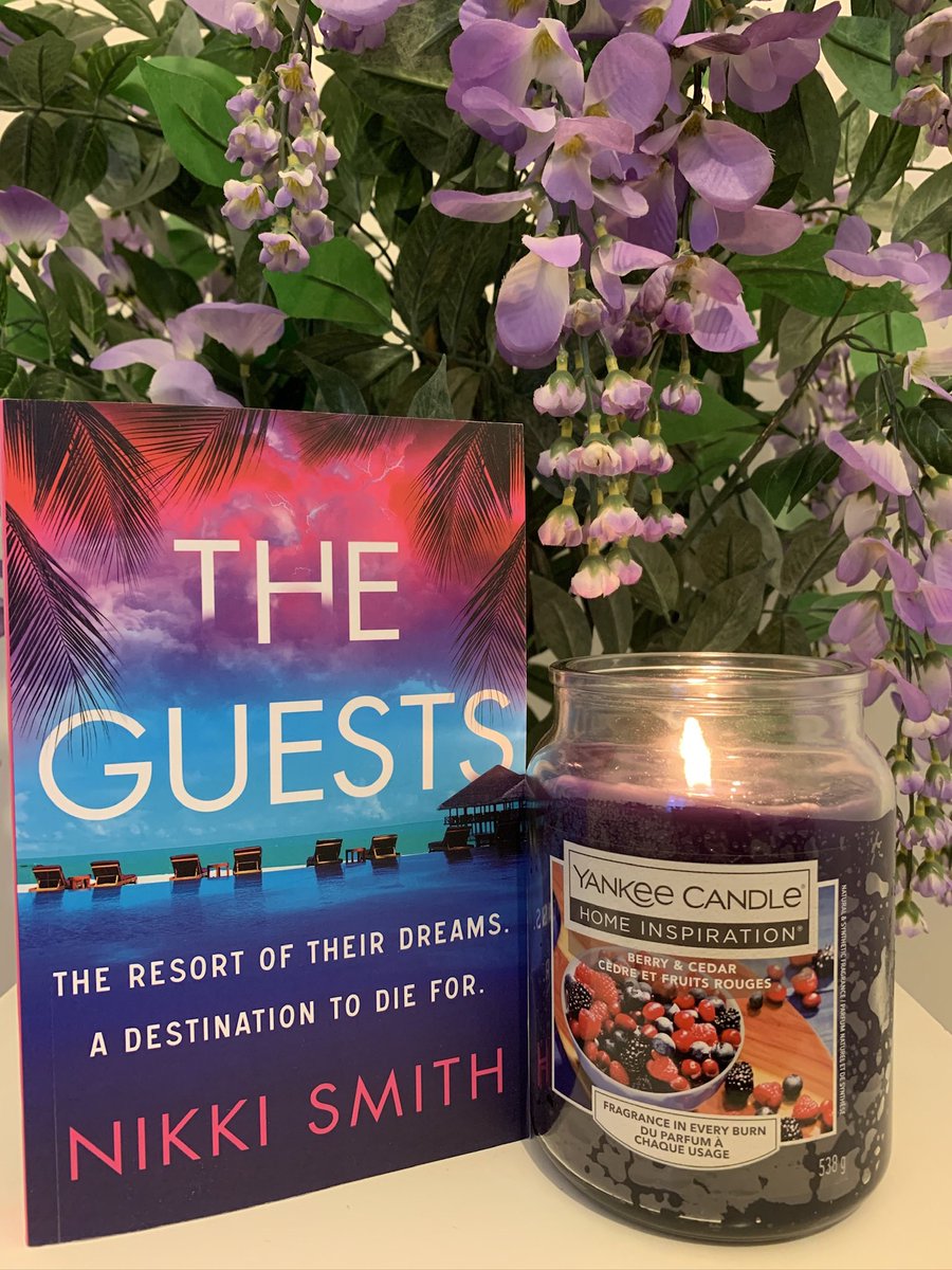 A great fast paced thriller with lots of green messages throughout. Publication date tomorrow! You can check out my IG review here instagram.com/p/C7QonhvIvpP/… @Mrssmithmunday @penguinrandom #PublicationDay #BookReview #BookRecommendation #TheGuests #BookX #BookTwitter