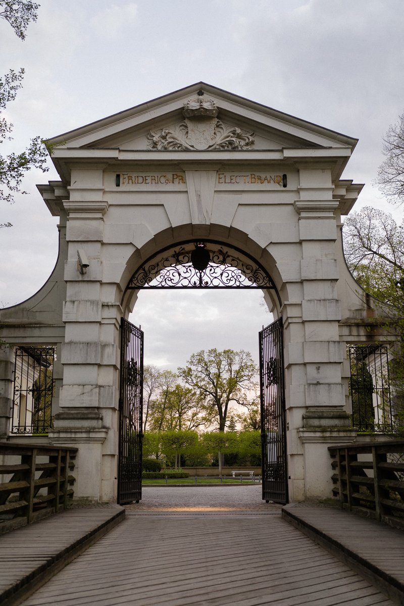 Gate at the Köpenick Palace || Portal am Schloss Köpenick #berlin #sunset #achitecture #urbanphotography #photography