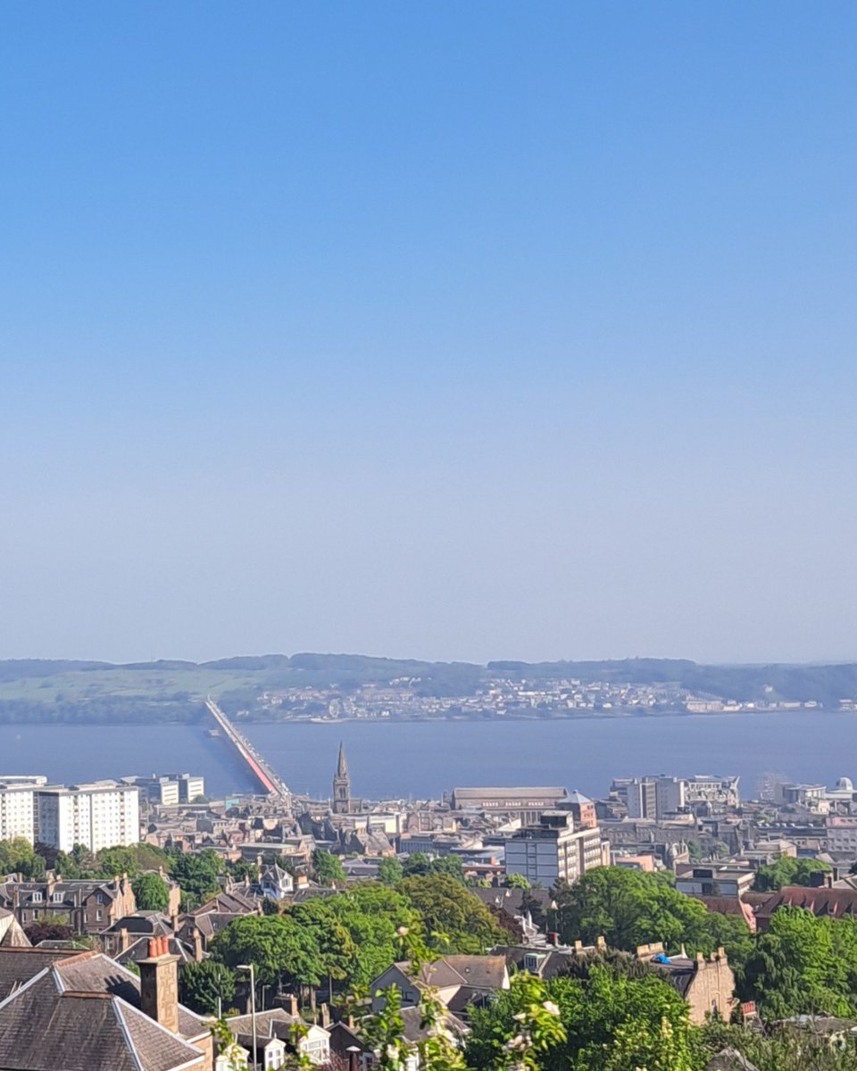 🏴󠁧󠁢󠁳󠁣󠁴󠁿❤️🤩 All this bad weather is making me look forward to days and views like this again! Make sure you're no drenched if you're out and about, these next few days are quite wet! #Dundee
