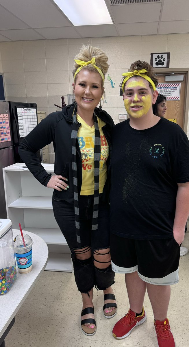 MrsCooperOTFACS's tweet photo. 8th grade tiger Olympics is one of my favorite days of the year! Extra special with my nephew on my team! ❤️ love my minions!! @OTMSTigerPride https://t.co/JTdLJT6U7L