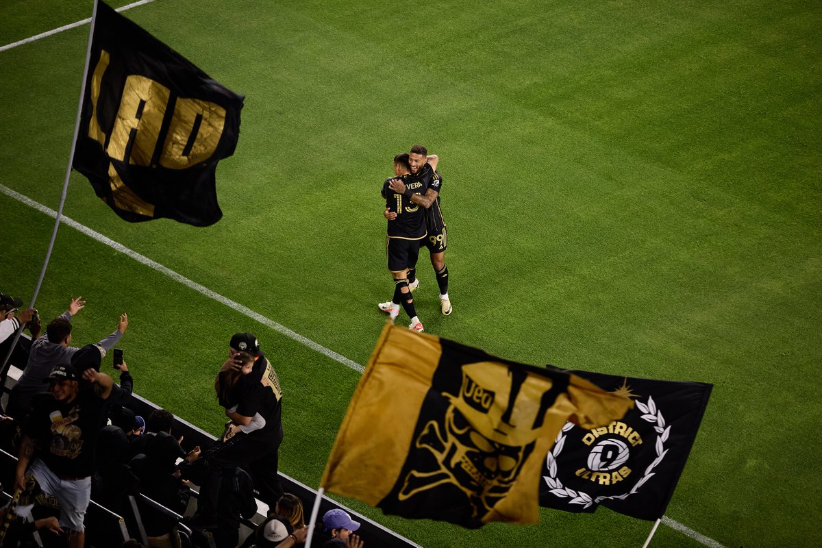 📸 Views from the @LAFC3252