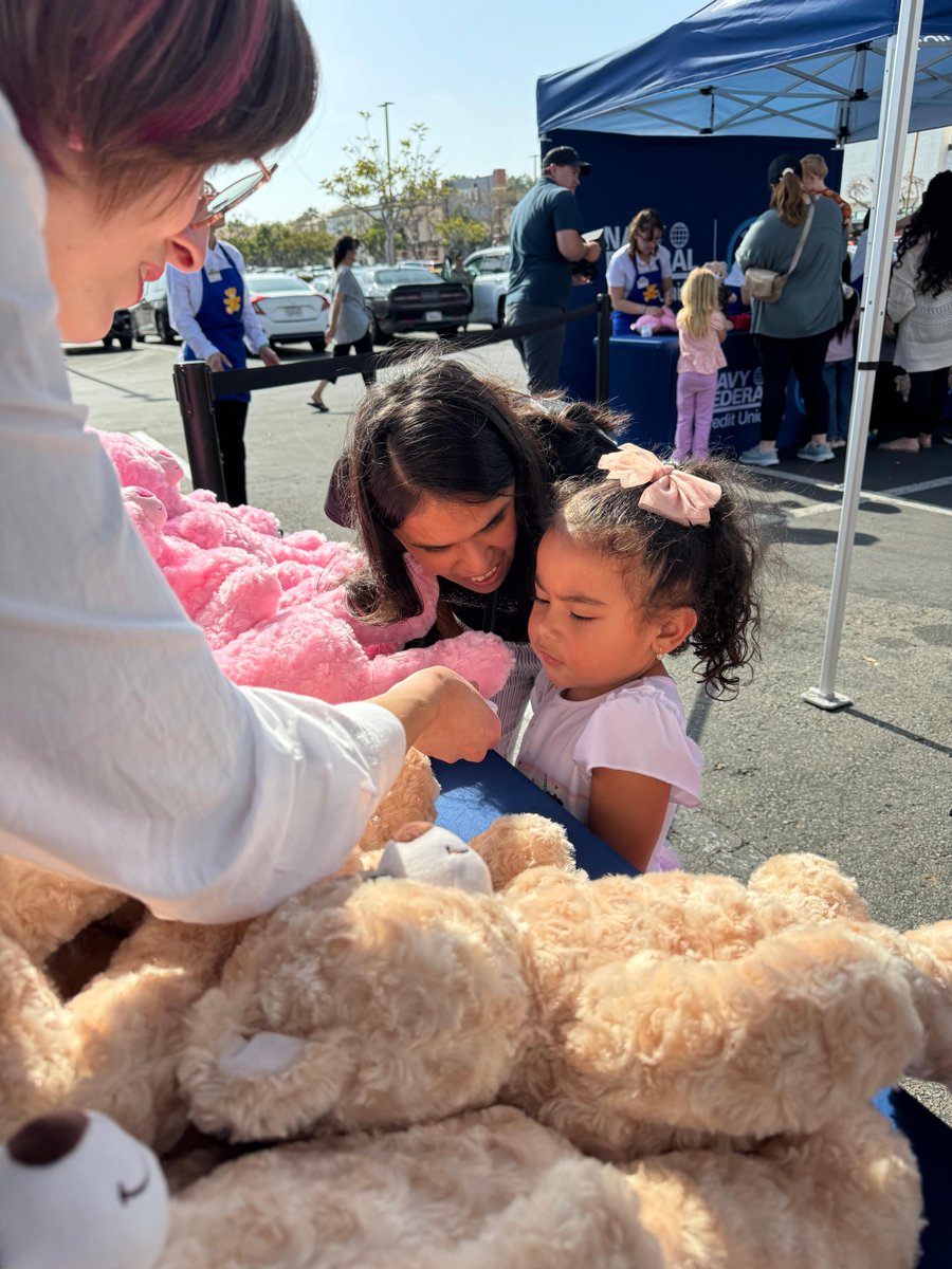 We had the bear-y best time teaming up with @buildabear to bring Active Duty families and their little ones military-themed furry friends. Thank you for going above and beyond! #NFShareYourBear