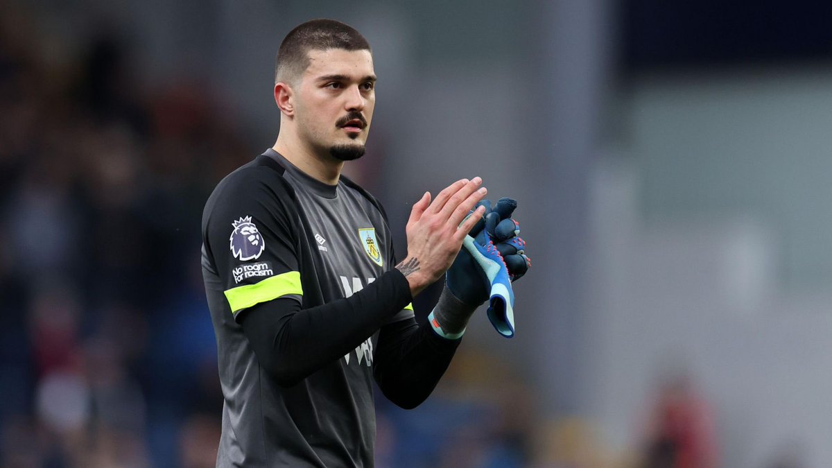 Arijanet Muric finished the Premier League season with a save percentage of 79.8%, being the best ratio by a goalkeeper in a single campaign since David de Gea in 2017/18. 🇽🇰🧤 [@OptaJoe] #TwitterClarets