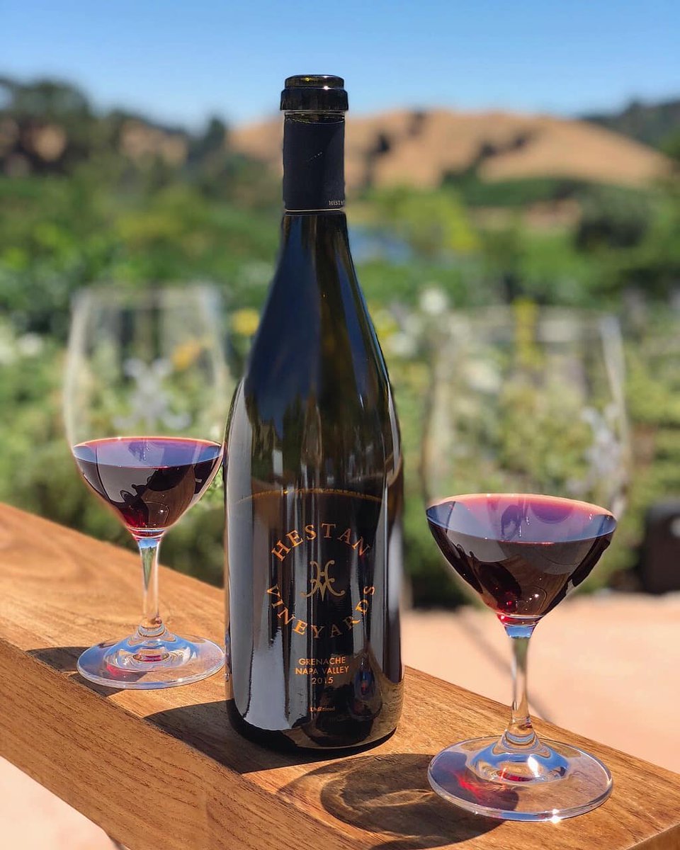 Today, it's all about soaking in this breathtaking view (and savoring this delightful Grenache!) ☀️🍷