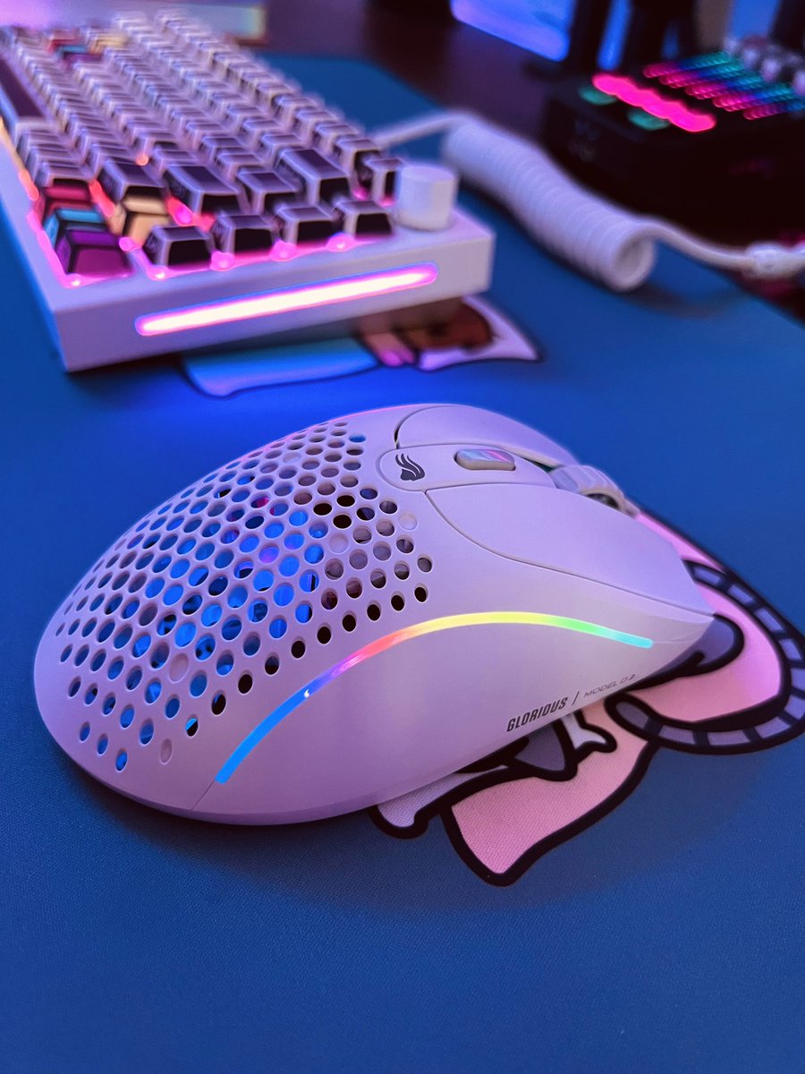 Graeluxe's tweet photo. 💫 GLORIOUS MODEL D2 GIVEAWAY 💫

Very excited to give one of these BRAND NEW Model D2’s to a lucky winner! 

⭐️ Follow @Glorious &amp; @Graeluxe 
⭐️ Like AND RT
⭐️ Tag your duo

✨ GIVEAWAY DISCLAIMERS ✨
Winner must be from eligible country: https://t.co/SWyDBDWIm7 https://t.co/r1iVUYZHYx