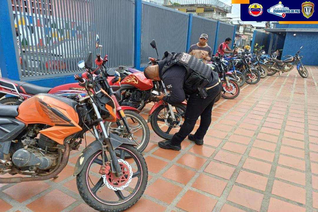 Desde la Delegación Municipal Tumeremo, se realizó un abordaje a los ciudadanos, con la finalidad de generar concientización y brindar orientación sobre el uso del casco de seguridad y las medidas de seguridad debidas para el uso y traslado en motocicicletas.