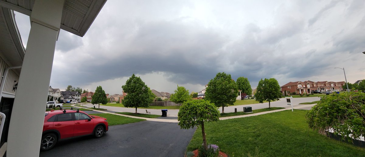 AHunt701's tweet photo. Angus about to get hammered #onstorm https://t.co/CNOf8zRNWX