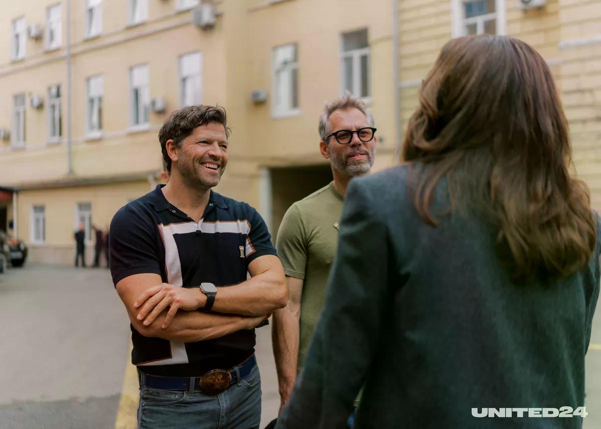 US actor in Kyiv details mine problem facing Ukraine newsweek.com/us-actor-misha…