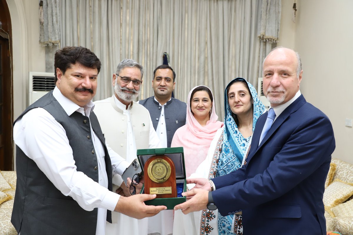 It was a great pleasure to meet the chief minister and the speaker and discuss enforcing family planning and  the implementation of laws to protect women and achieve zero #GBV in KPK, Pakistan.  I also had a good discussion with the minister of  #population and #Health