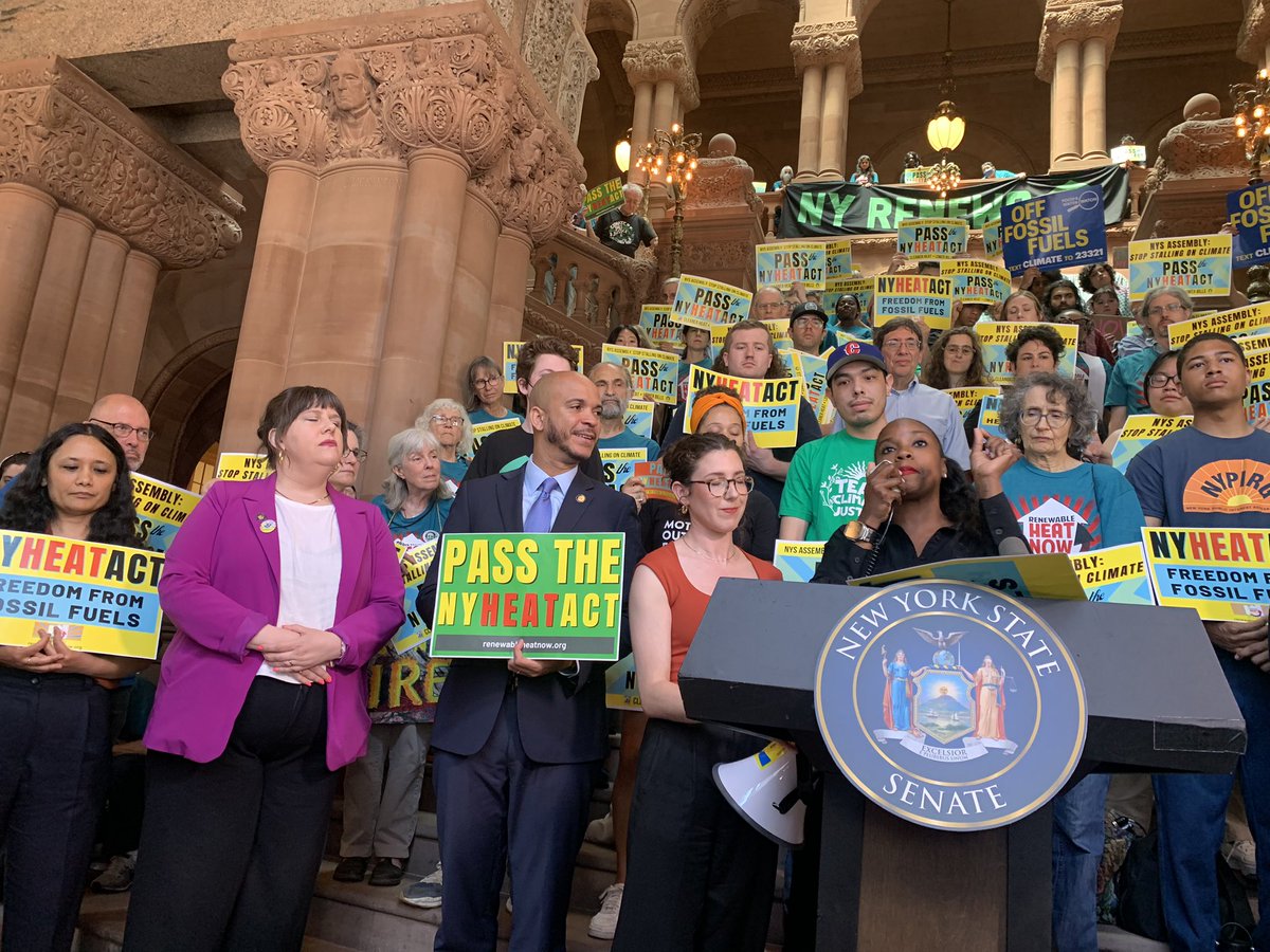 Rallying for #NYHEAT in Albany. We’re telling Assembly leadership to get this bill done this session!! Listen to your conference, listen to thousands of New Yorkers who’ve advocated for it this year, listen to the full state that wants cheaper bills and cleaner air in our homes!