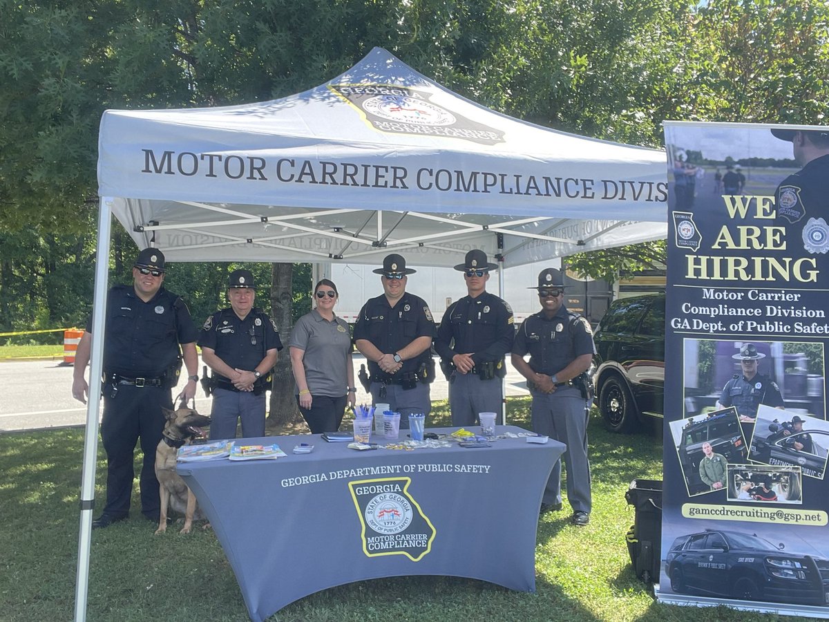 On Monday, MCCD Region A teamed up with the @Tennessee Highway Patrol at the I-75 Welcome Centers  in Georgia and Tennessee for a “Share the Road” event. Together, they used driving simulators to educate visitors on the importance of safe driving habits. #gamccd