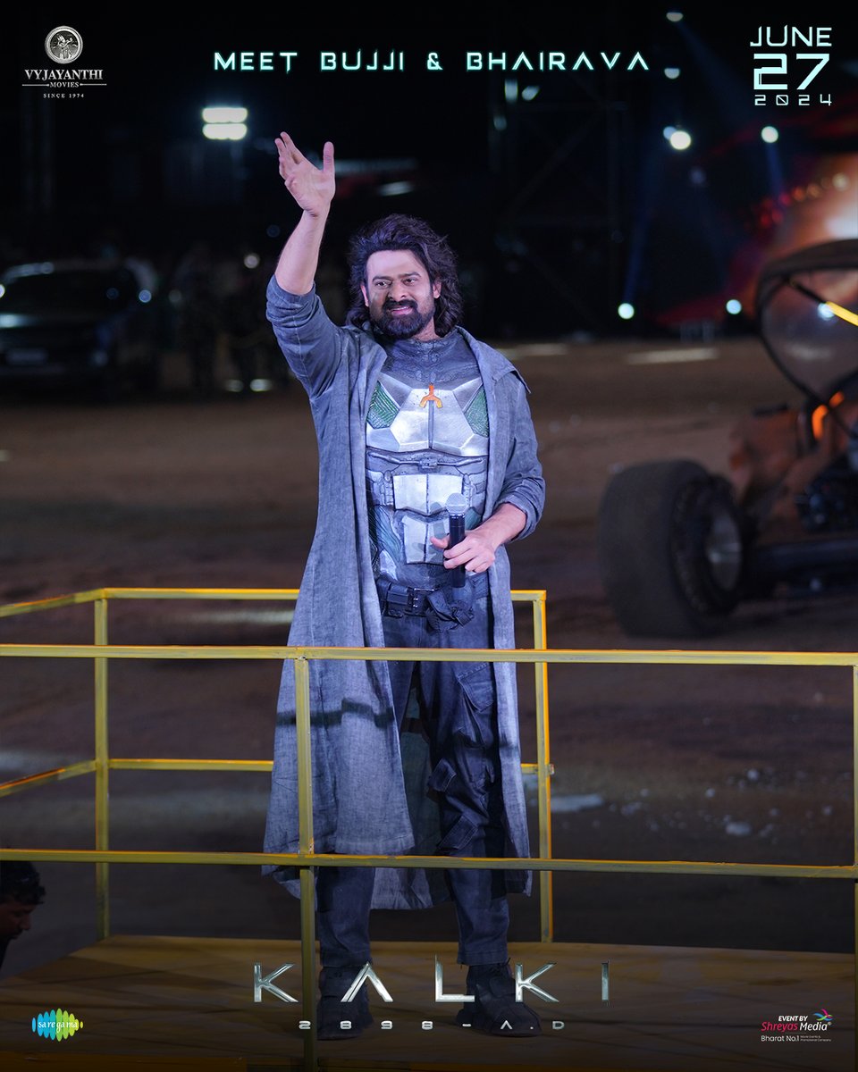 Cutout chusi konni konni nammeyaali dude...PraBOSS 😎❤️‍🔥 Rebal Star #Prabhas stuns as #Bhairava at the #KalkiBujjiEvent.🚘 #Kalki2898AD @SrBachchan @ikamalhaasan @deepikapadukone @nagashwin7 @DishPatani @Music_Santhosh @VyjayanthiFilms @Kalki2898AD @BelikeBujji @saregamaglobal