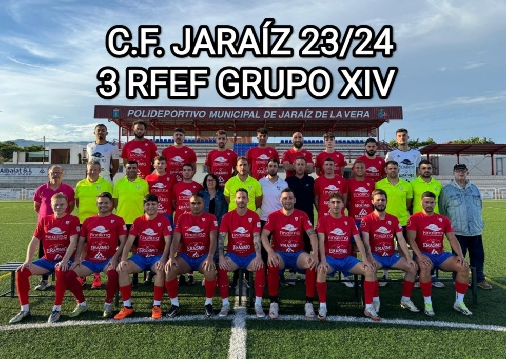 C.F. JARAÍZ 23/24 Nuestra primera participación en categoría Nacional ha quedado inmortalizada en la Fotografía Oficial que fue tomada días antes de finalizar la competición. Será recordada por tiempo. 🌶️🌶️🌶️❤️💙⚽