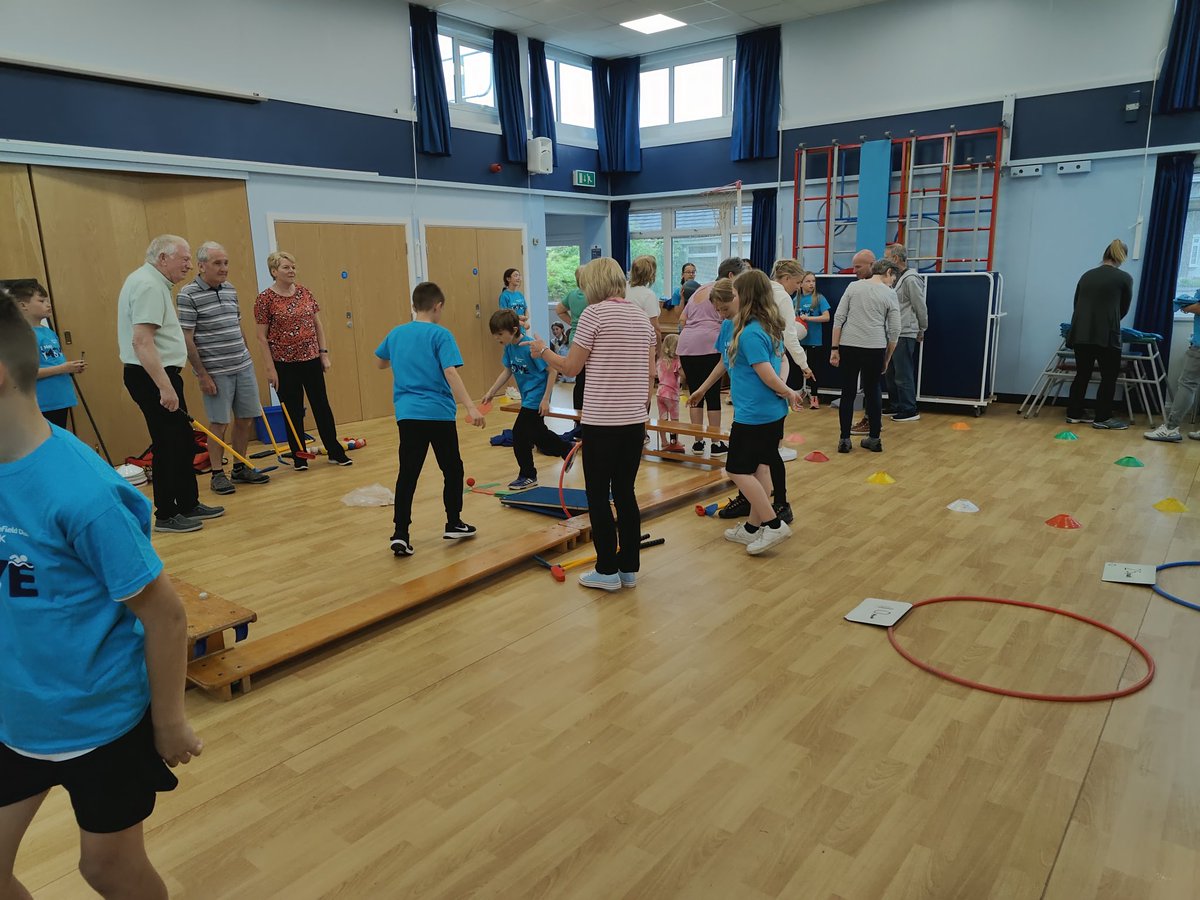 Larks Hill J&I School tweet media