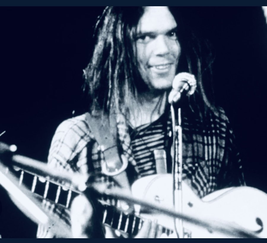 Neil Young and Crazy Horse -

Everybody’s Alone

From the soon to be released Early Daze. A collection of unreleased recordings Neil made with Crazy Horse in 1969. Super exciting!!  imo. 

youtu.be/Belrz0ipe0c?si…