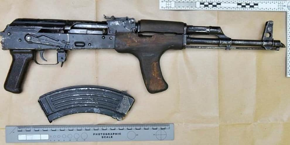 Northern #Ireland: Security Forces arrested an individual during an ongoing investigation on the activities of the 'New #IRA' (N-IRA) in #Derry. As a result a Romanian PM md. 63 assault rifle was captured —which was originally supplied by #Libya 🇱🇾 (Ghaddafi) to Provisional IRA.