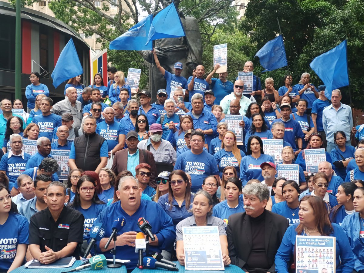 UNT_Caracas's tweet photo. ¡Hoy #22Mayo, el presidente regional de UNT y concejal de Caracas, José G Caribas, compartió importantes noticias en una rueda de prensa!  La gente de la casita azul está más comprometida que nunca con el cambio en Venezuela a través de la ruta electoral.

 @partudount https://t.co/StexLZ9LmM