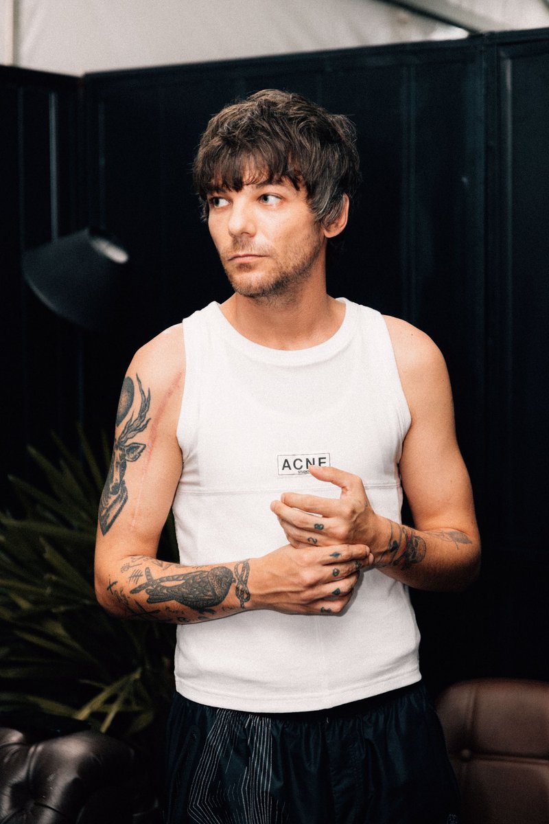 📸| Louis Tomlinson at #FITFWTAsunción — Joshua Halling