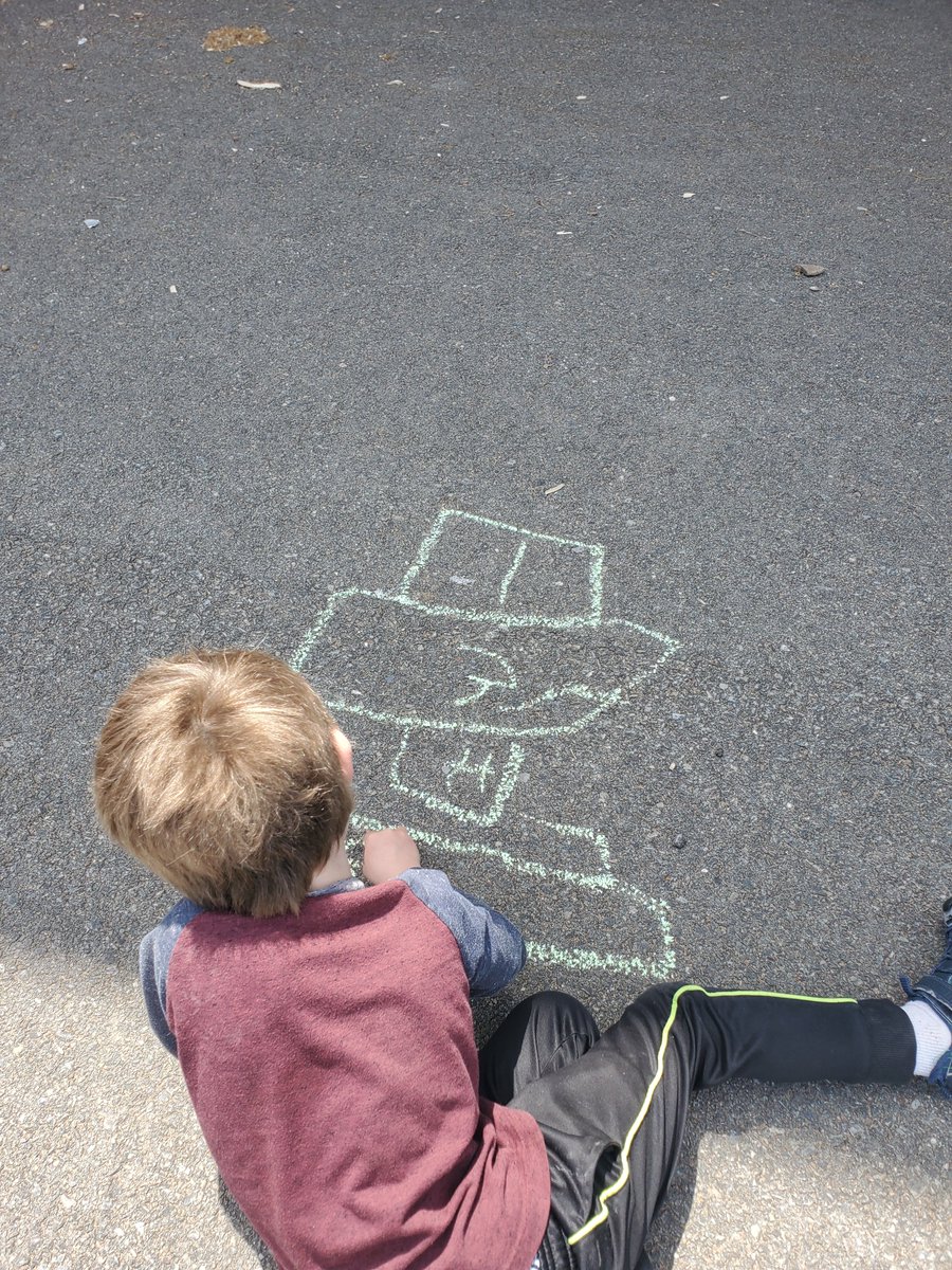GillBaskwill's tweet image. We&apos;re practicing printing numerals and saying numbers in order with hopscotch! #seewhatIamlearning #math #outdoorlearning @SMES01 @nsac