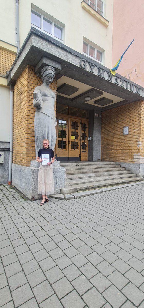 Big congrats to Klára Rašková for her success in the regional competition of the Students' Professional Activities (SOČ): Chemistry! 'NMR in drug-carrier binding' with @LabMarek @CEITEC_Brno #CEITECScience Fingers crossed for the national round, Pardubice, June 21-23, 2024.