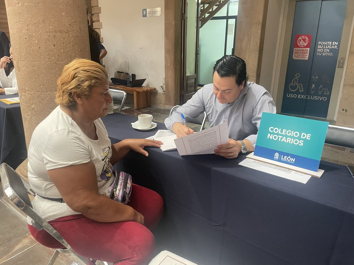 Estamos en el #MiercolesCiudadano en donde nos acompaña el Colegio de Notarios de León.