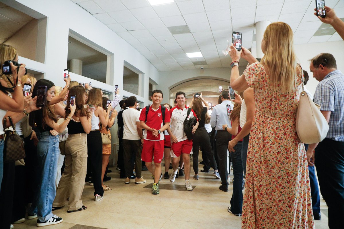 ASFM_official's tweet photo. Our seniors of #classof2024 walking through the halls one last time during their unforgettable clap out
Surrounded by the love of friends and family, our seniors took their final steps as students of ASFM.

#asfmeagles #togetherwerise #gobeyond #asfm2024 https://t.co/Csij3orLD5